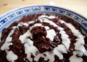 Bubur Pulut Hitam / Black Glutinous Rice Porridge