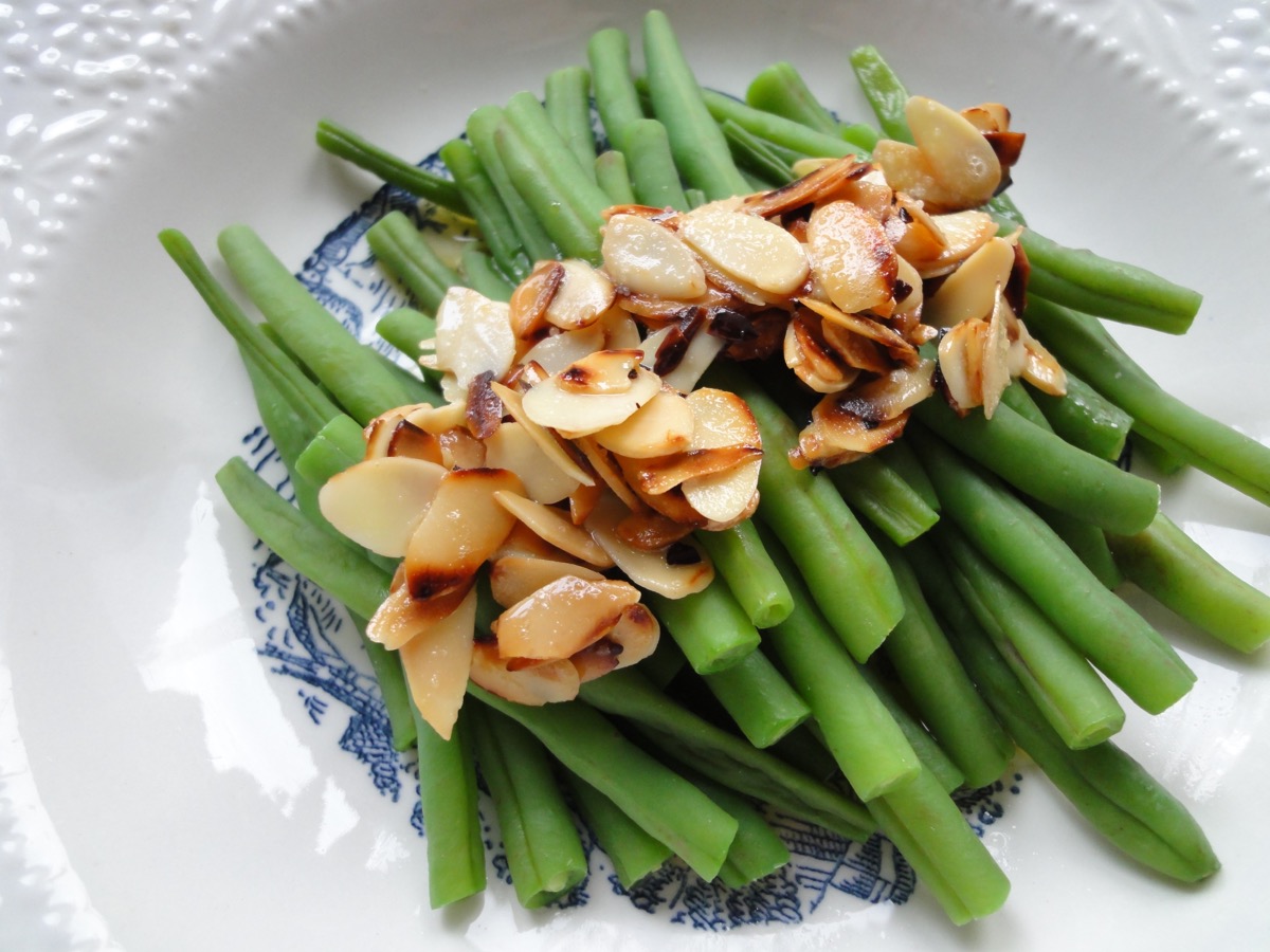 Green Beans with Browned Butter and Almonds 