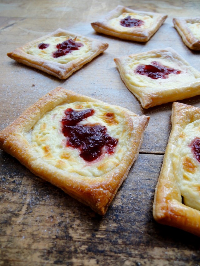 Cream Cheese & Cranberry Danish | Makan With Cherry